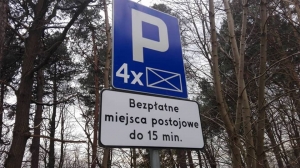 Zmiany w płatnym parkingu przy Szpitalu w Bytowie. Taniej za kwadrans postoju.